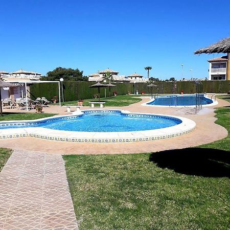Fabulous Detached Large Villa 5 Bedrooms 3 Bathrooms Backing Onto Villamartin Golf Course Kültér fotó