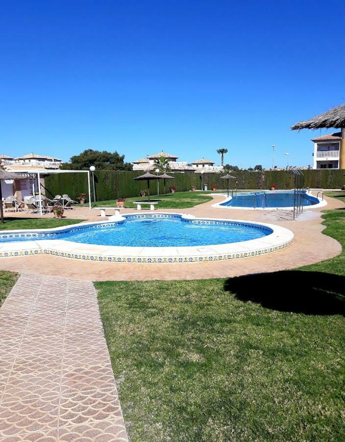 Fabulous Detached Large Villa 5 Bedrooms 3 Bathrooms Backing Onto Villamartin Golf Course Kültér fotó