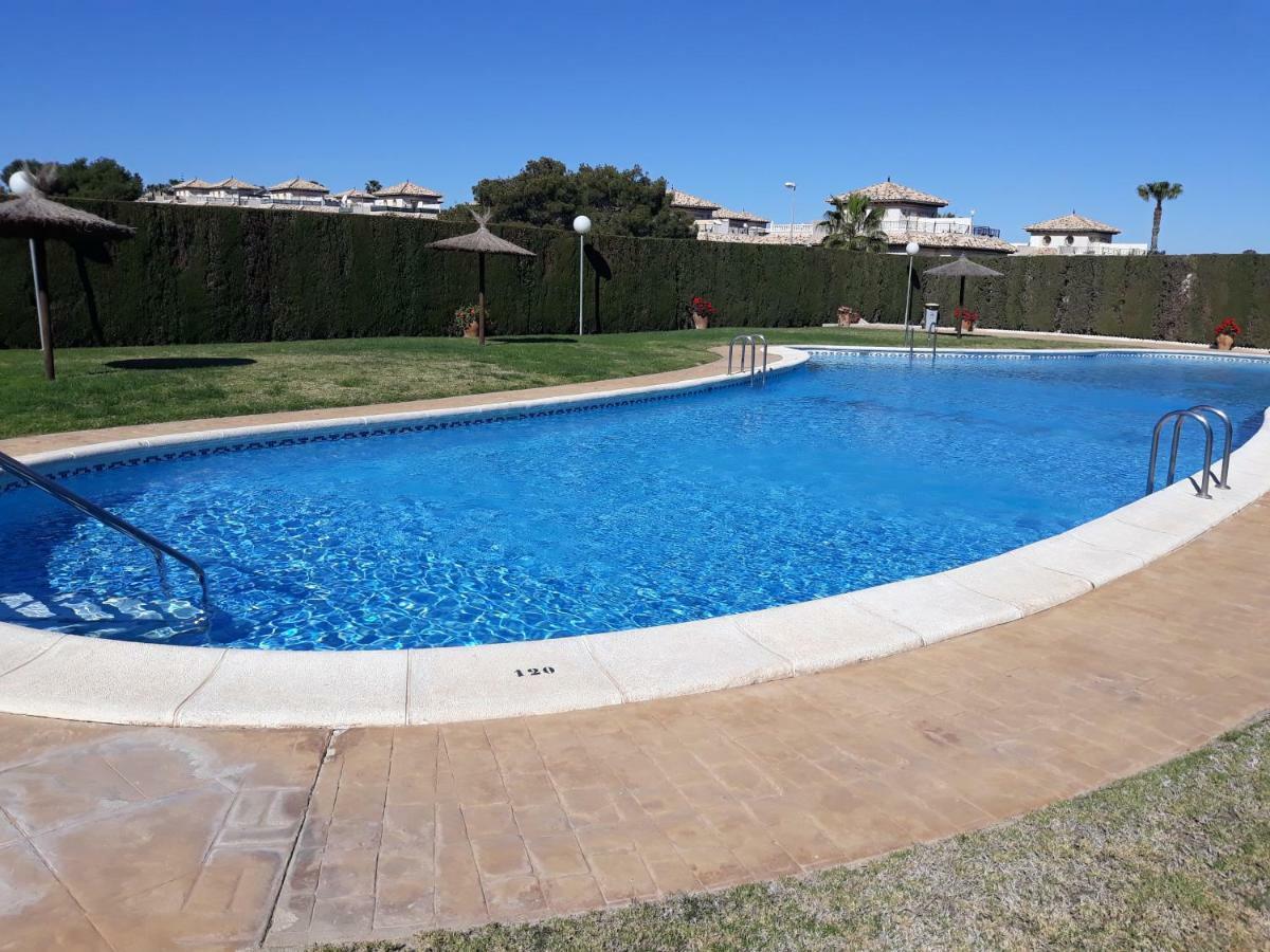 Fabulous Detached Large Villa 5 Bedrooms 3 Bathrooms Backing Onto Villamartin Golf Course Kültér fotó